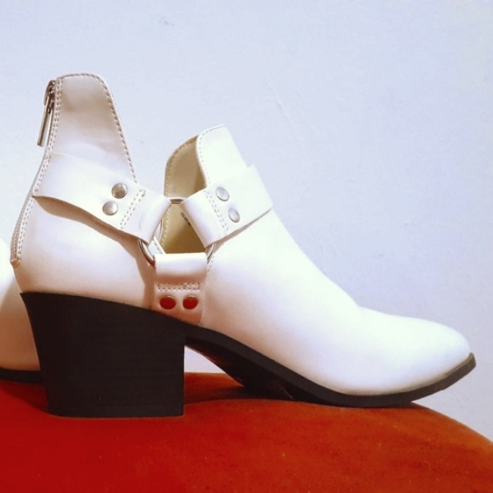 Forever 21 white leather ankle boots